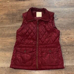 Altar’d State Burgundy Quilted Vest with Pockets size M